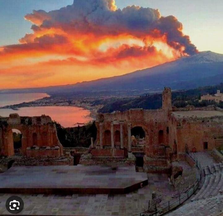Romantica casa a Taormina Esterno foto